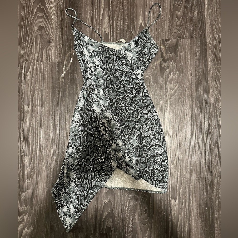 Blue and grey snakeskin dress in a size small from the brand blue blush